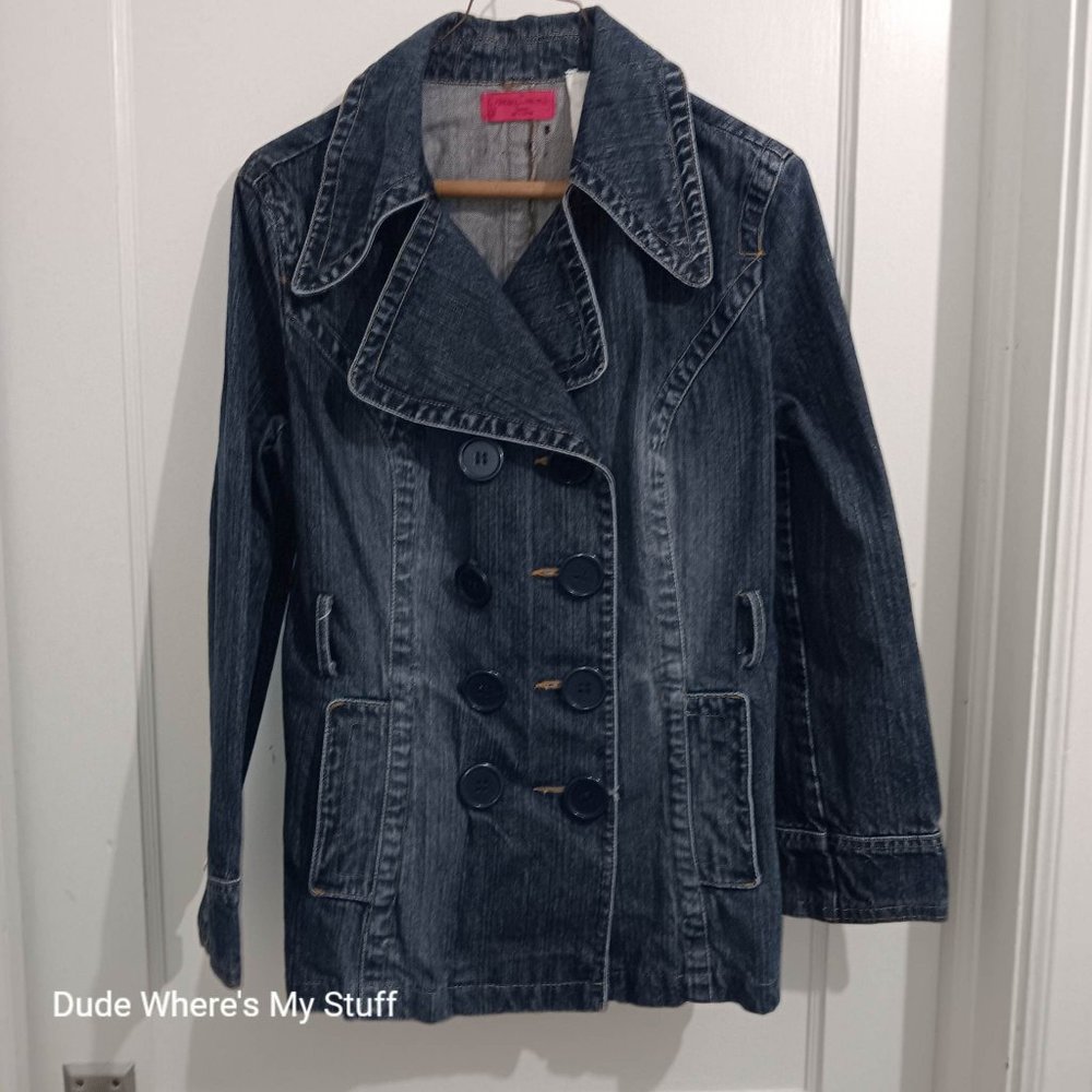 CAROL'S DENIMS - JEAN JACKET - WOMEN'S SIZE MEDIUM - BELT LOOPS & 6 BIG BUTTONS